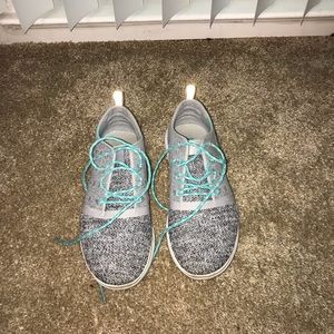 Barely worn under armour street wear shoes